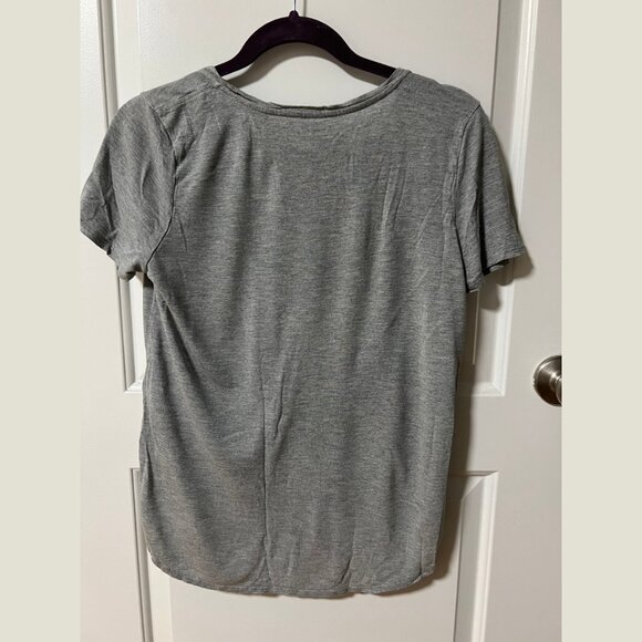 Joe Fresh boyfriend gray t-shirt with breast pocket (size small) - Picture 2 of 2